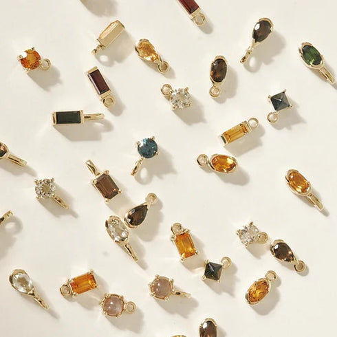 Four Claw Emerald Cut Citrine in Yellow Gold